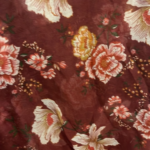FREE: Burgundy floral scarf - Picture 2 of 3